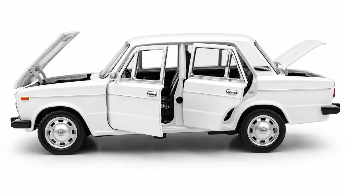 لادا (VAZ) 2106 — أبيض | يو إيه إي دايكاست
